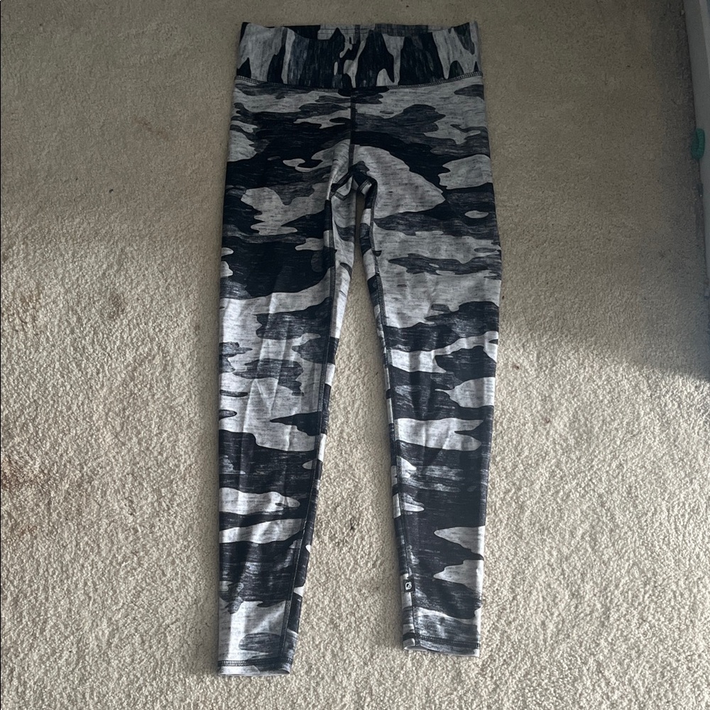 Terez Monochrome Camouflage Leggings